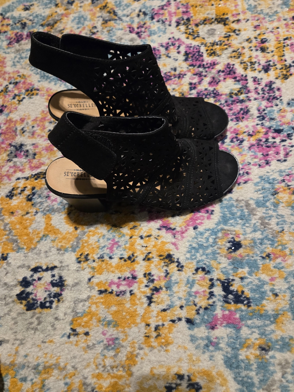 Seychelles Black Laser-Cut Peep Toe Slingback Heels 10 - Picture 4 of 7